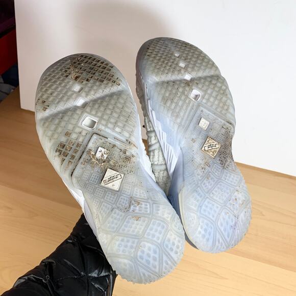 Nike LeBron 18 Play for the Future Size 4Y / 36EU / 5.5Women US - Picture 14 of 15